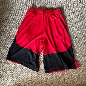 Under Armour, small men’s loose basketball shorts